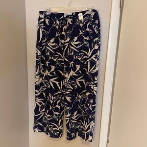 Abercrombie & Fitch Navy and White Leaf Print Pants